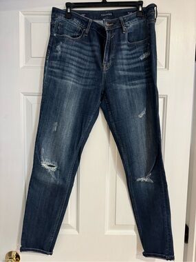 Vigoss Dark Wash mid rise Distressed Jagger Skinny Jeans 31